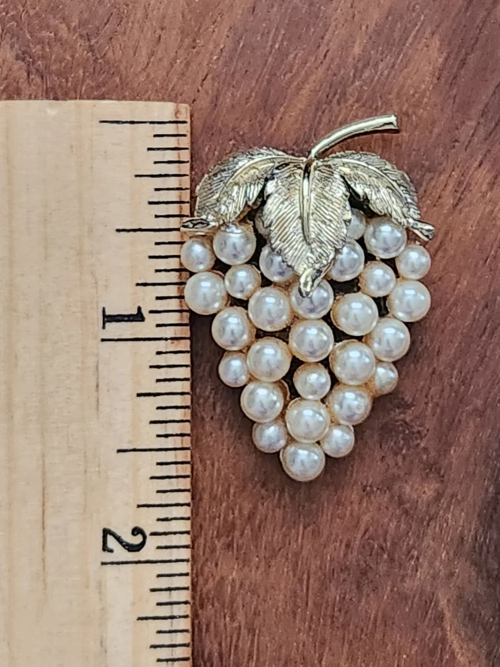 VTG Grape Cluster Faux Pearl Pin Brooch MCM Goldtone Fruit Strawberry